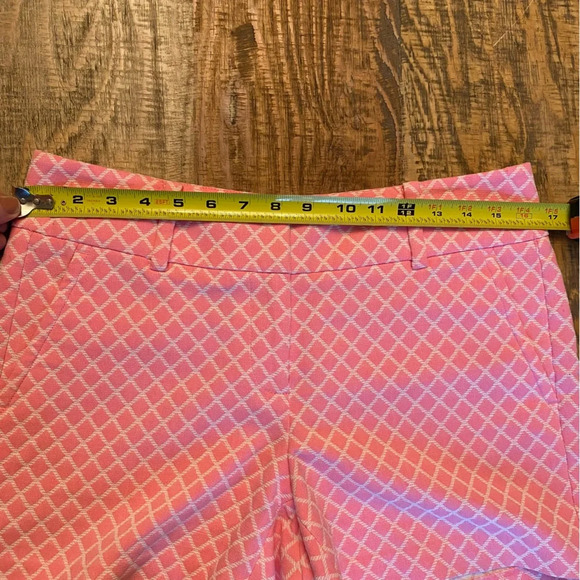 ANN TAYLOR pink diamond pattern shorts Sz 6 - Picture 4 of 10